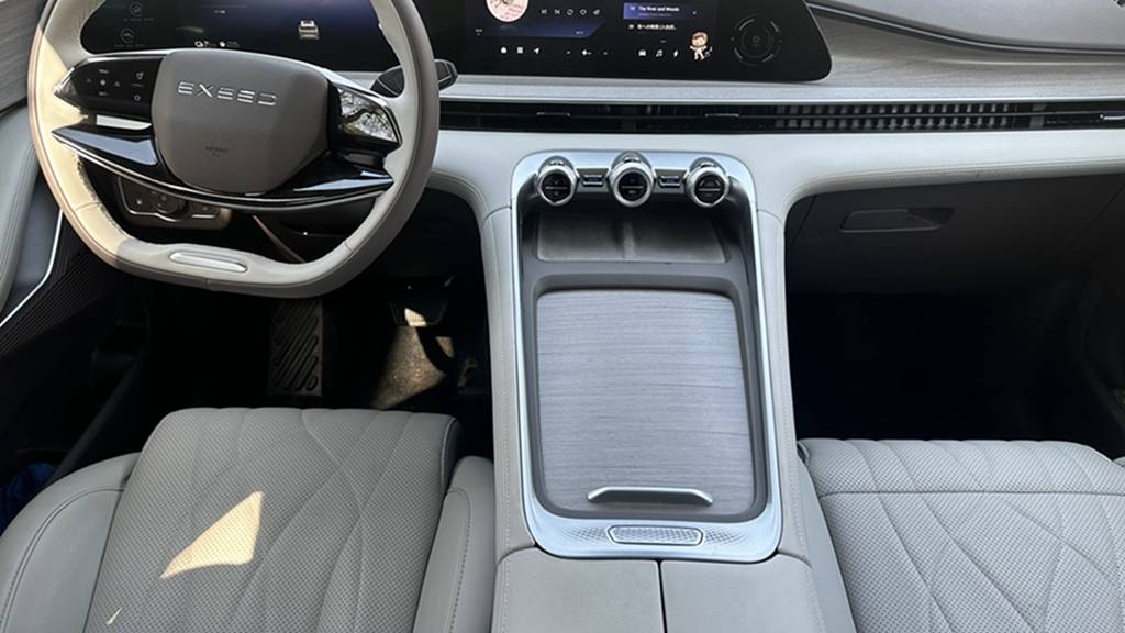 一臺(tái)不輸BBA豪華質(zhì)感的大5座SUV  還有這些亮點(diǎn)