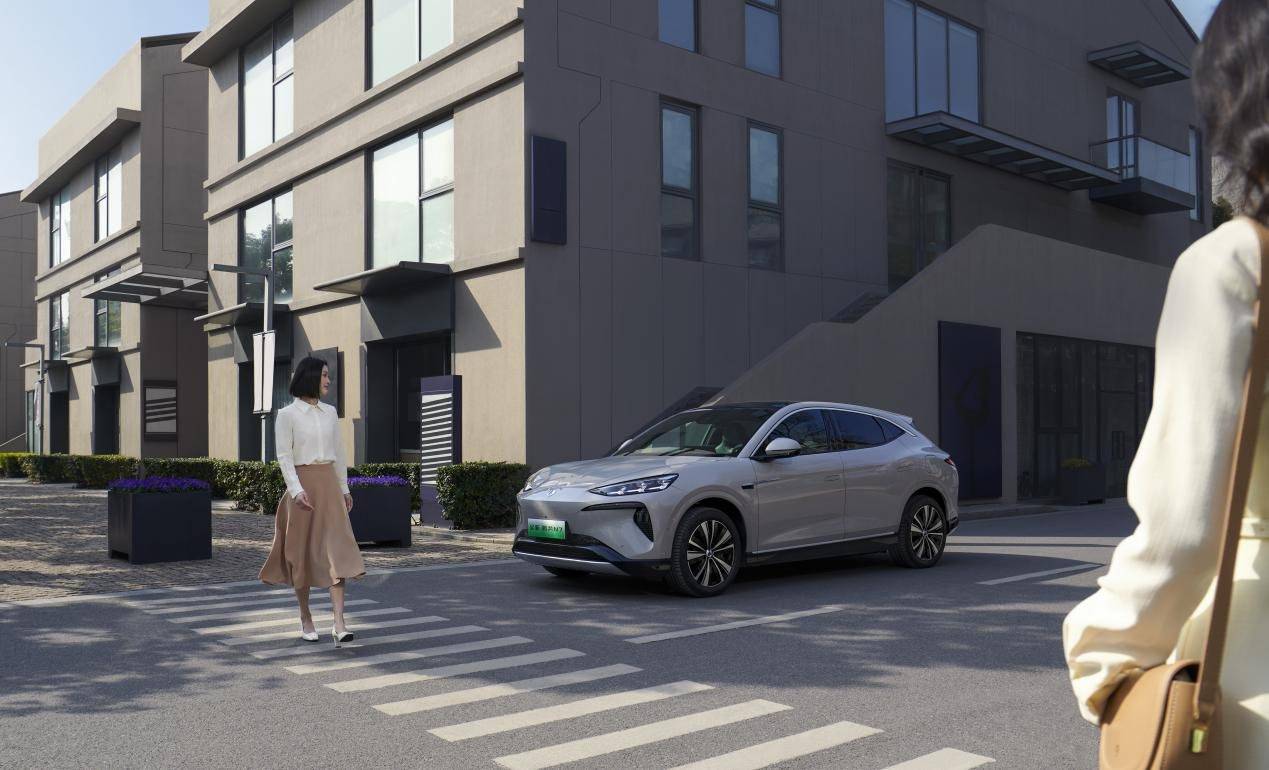 智能豪華超舒適大五座電動SUV全新騰勢N7正式上市 這價格太牛了