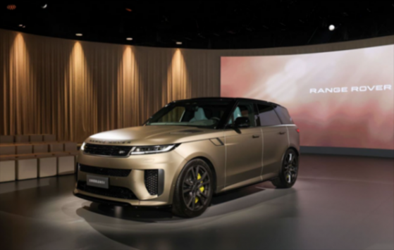 再攀性能巔峰,攬勝運動SV限量版重塑奢華想象