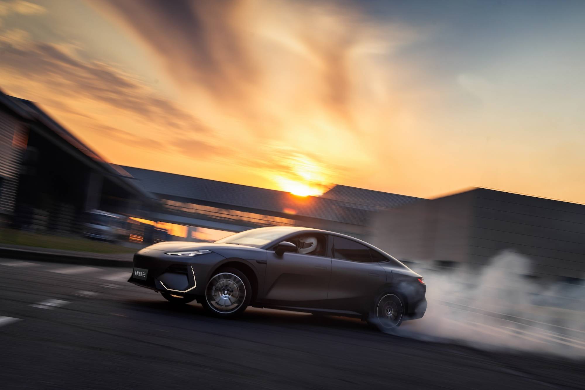 20240416_1713196939308125.jpg 銀河E8 龍騰四驅.jpg