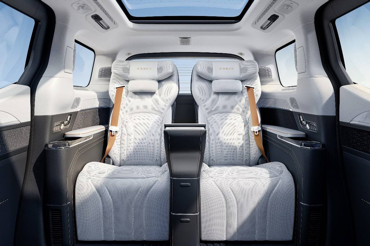 極氪009光輝開(kāi)啟純電四座超豪華MPV時(shí)代,售價(jià)78.9萬(wàn)元起