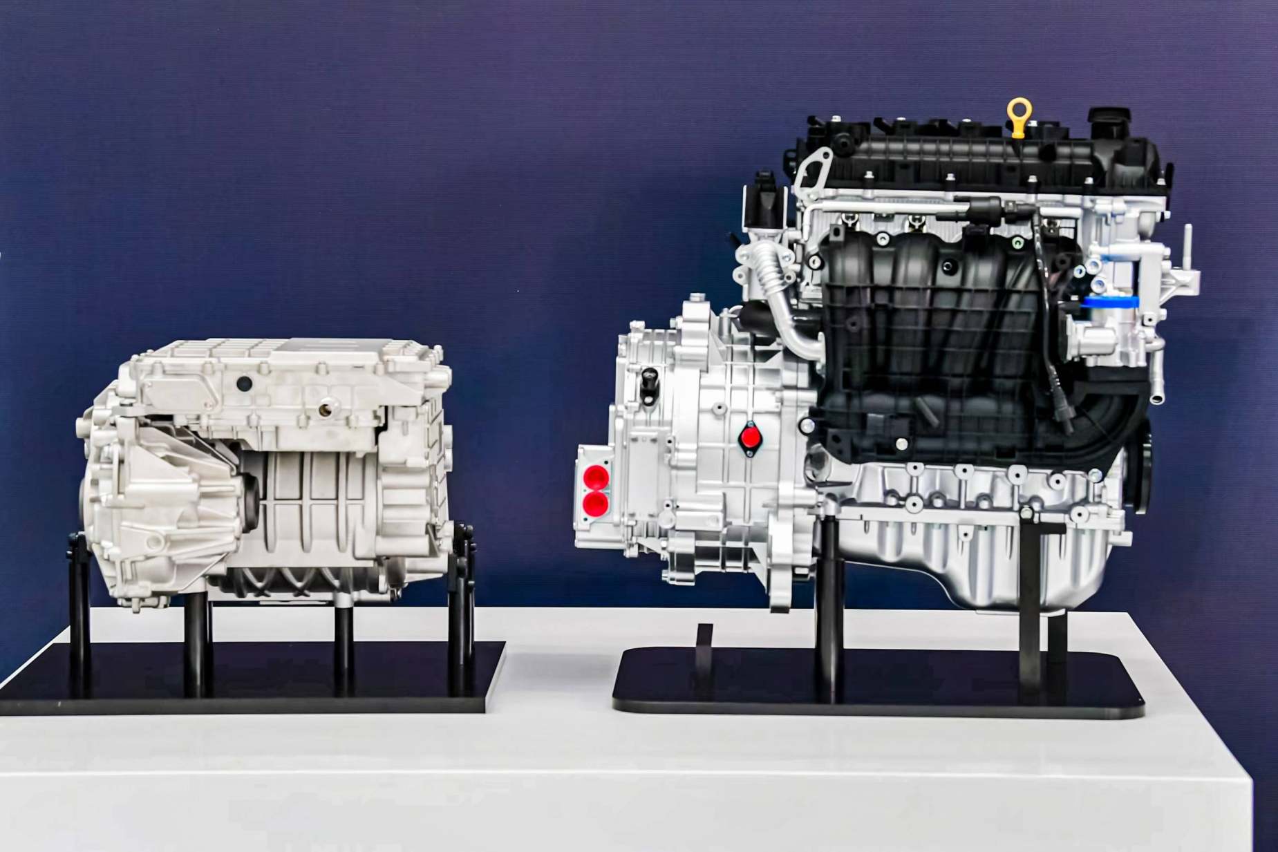 家庭智能超級增程SUV 綜合續航1300km 哪吒L“掀桌價”上市