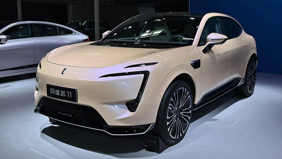 油耗或比問界更低,阿維塔15增程式,才是滿血華為增程SUV?