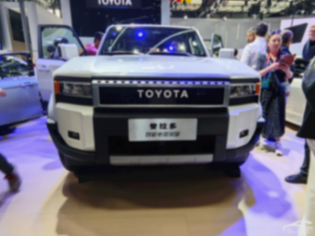 2024北京車展實(shí)拍:福特烈馬VS普拉多 3