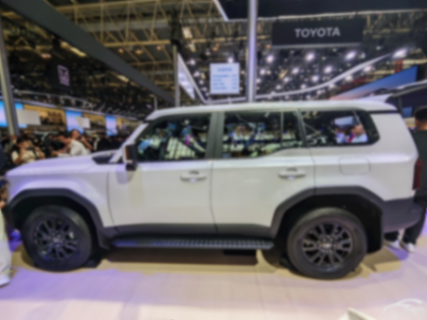 2024北京車展實(shí)拍:福特烈馬VS普拉多 6