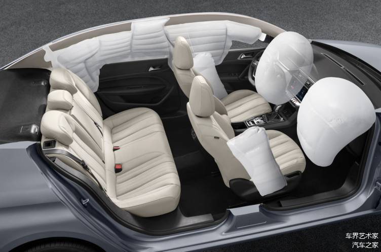 “良心車 神龍造”硬控全場 “六龍座駕”駕控體驗營燃擎開戰