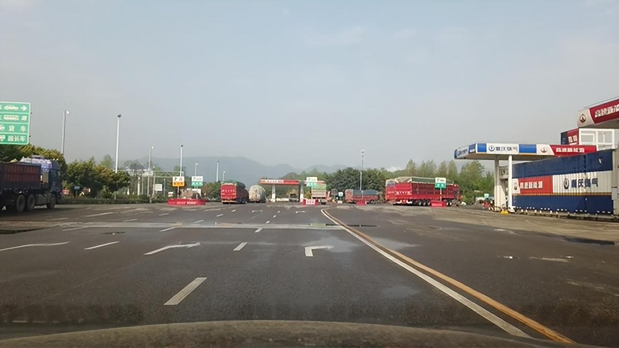 準備第一次上高速的新手司機,千萬不要干6件傻事,可能適得其反