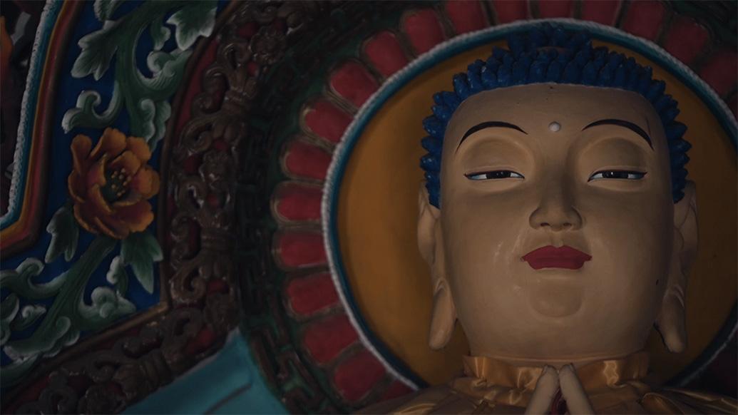 69歲的他,決定回鄉一個人守寺