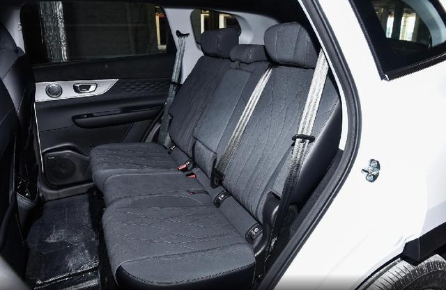 后排放倒能放床，大五座空間布局，瑞虎8 PLUS是不是同價位優選？-有駕