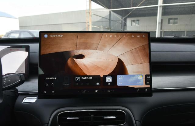 后排放倒能放床，大五座空間布局，瑞虎8 PLUS是不是同價位優選？-有駕