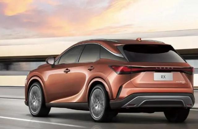 雷克薩斯也走親民路線，2.0T版本的RX，起售價只要35萬-有駕