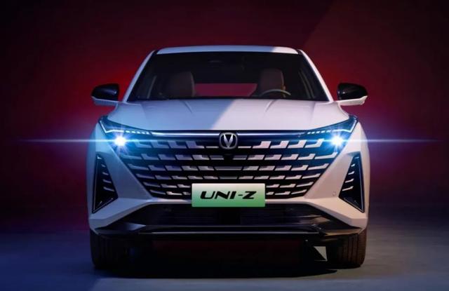 11.79萬續航破千,長安插混新車強勢來襲-有駕 11.79萬續航破千,長安插混新車強勢來襲-有駕