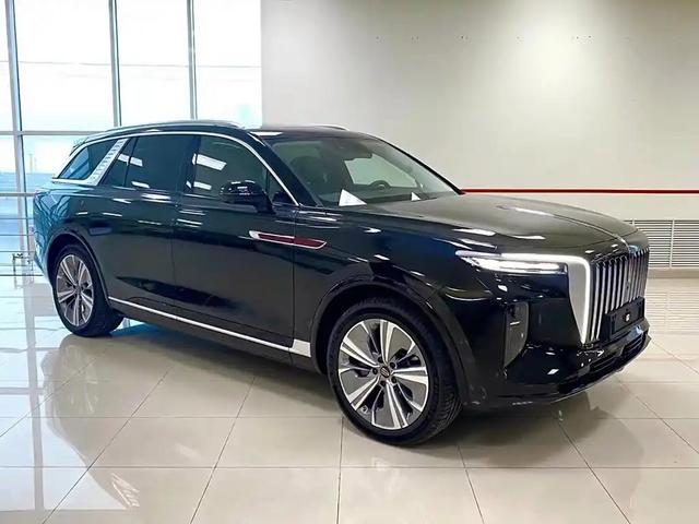 紅旗E-HS9霸氣登場，豪華大氣的設計，競爭凱雷德-有駕