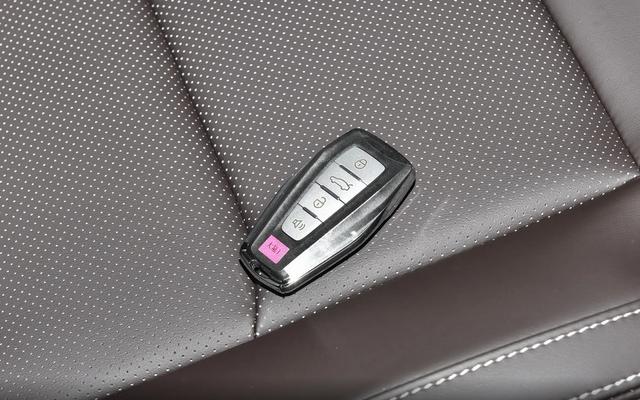 定位緊湊型MPV，13.78萬起售，睿藍8體驗如何？-有駕