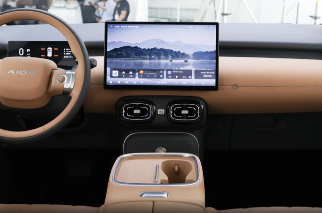 純電小車又多了一個競品，選它還是海豚？-有駕