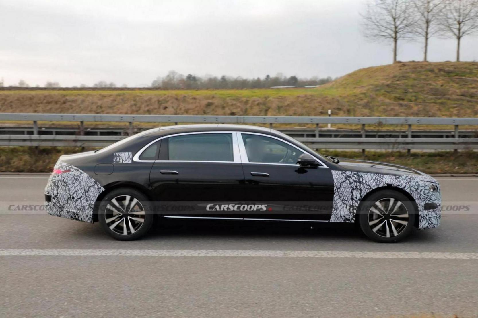 新款邁巴赫S級(jí)諜照曝光 配星形大燈和更大的格柵 預(yù)計(jì)2025年推出