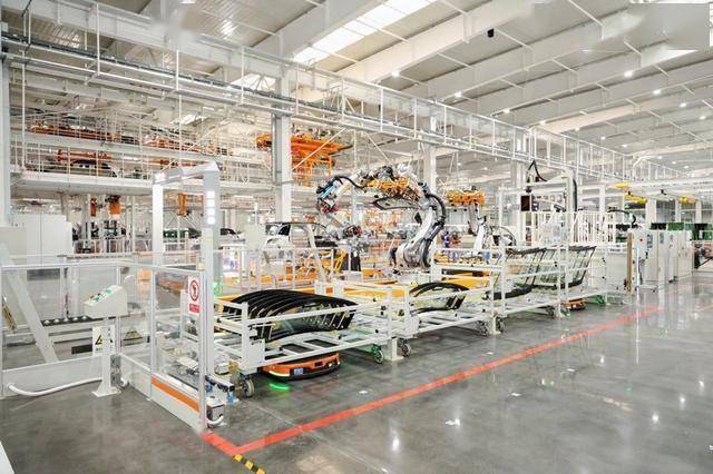 五菱繽果SUV續航破500僅售8萬,新能源代步車普惠時代來臨!