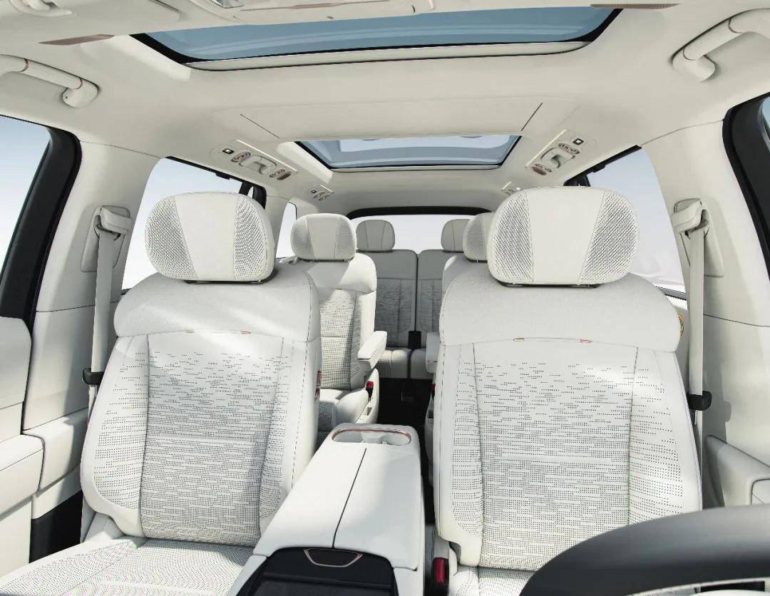 向更高端進階!領克史上最高端旗艦:領克900登場