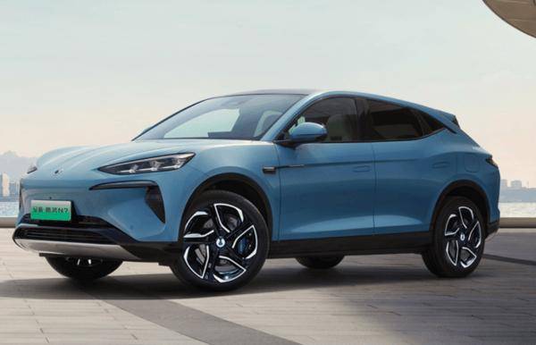 曝小米16有望普及潛望長焦鏡頭 阿維塔07 Pro+上市