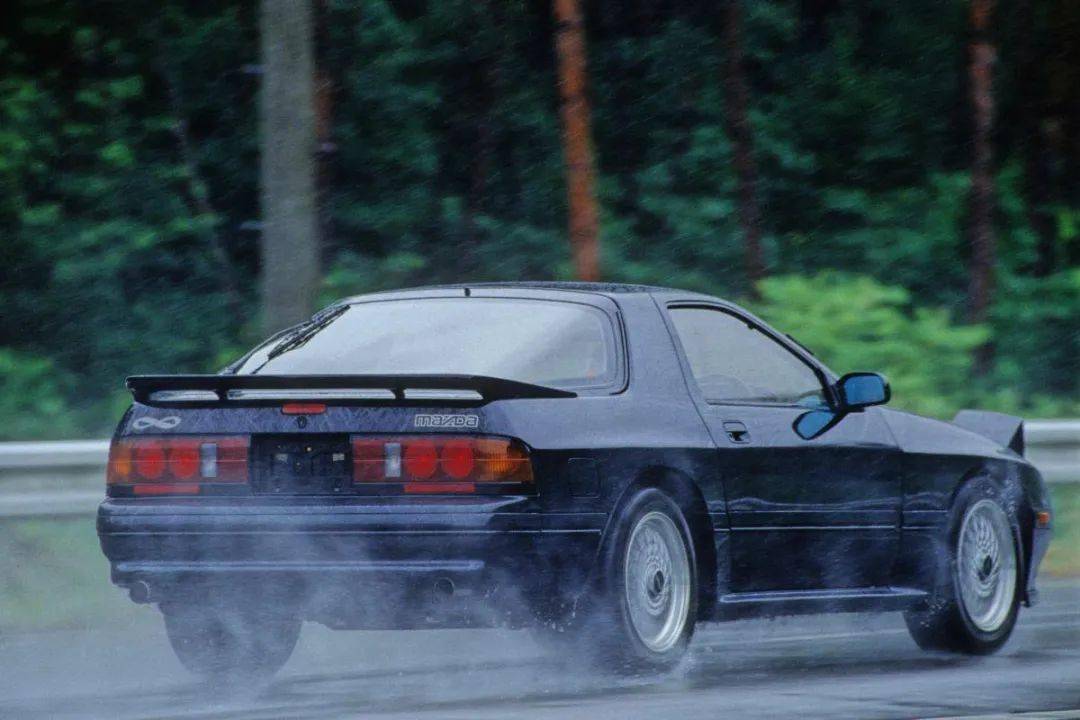 終于有廠家做出合金全開的FC了