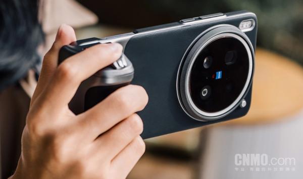 vivo蔡司2.35x長焦增距鏡影像套裝正式開售!1699元