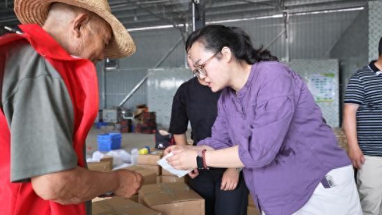 5分鐘5000斤 荊州沙市直播帶貨助農增收