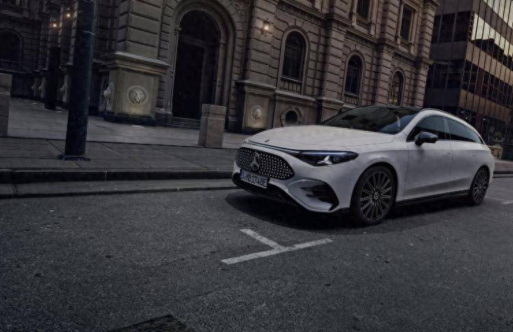 奔馳首款純電獵裝來了,761km續航+三聯屏夠香嗎?