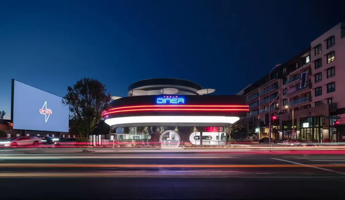 馬斯克愿景落地:特斯拉首家超級充電站餐廳在好萊塢正式開業,第三方品牌車主也可體驗