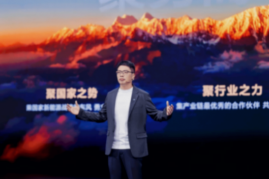 東風奕派eπ008六座版:17萬級家用SUV的“技術(shù)流”破壁者