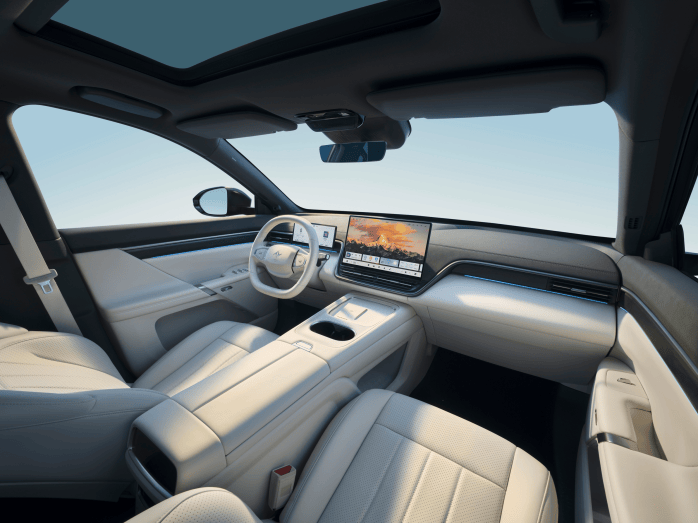 東風奕派eπ008六座版:17萬級家用SUV的“技術(shù)流”破壁者