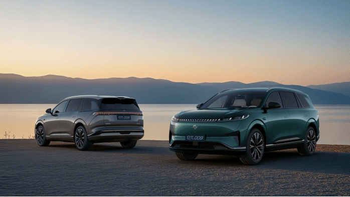 東風奕派eπ008六座版:17萬級家用SUV的“技術(shù)流”破壁者