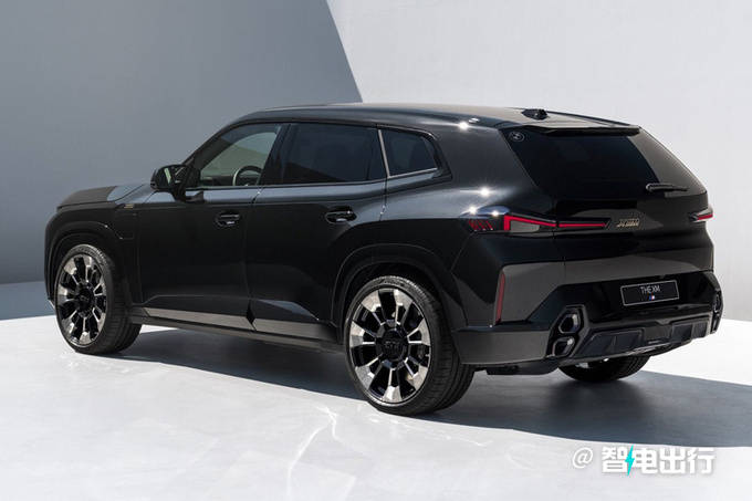 寶馬“又搞大事”!推全新旗艦SUV,對(duì)標(biāo)奔馳G級(jí)