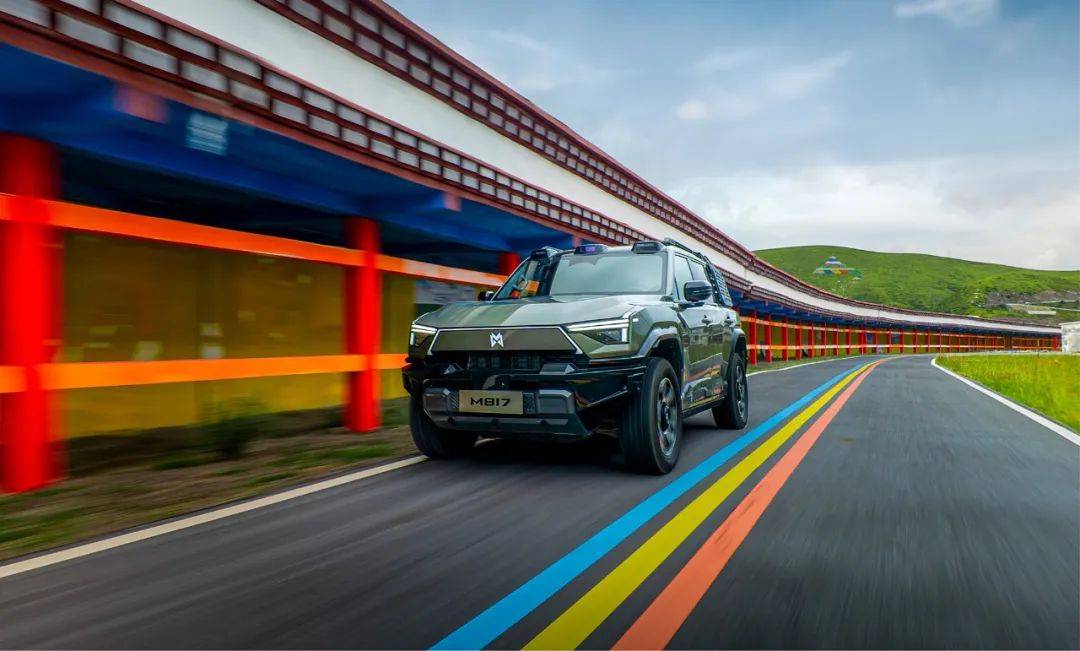 猛士M817上市,其中猛士M817 Pro版上市指導(dǎo)價(jià)31.99萬(wàn)元,猛士M817 Max版上市指導(dǎo)價(jià)34.99萬(wàn)元