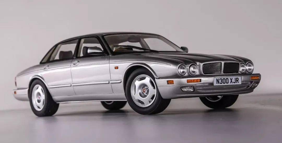 來自漂亮國的西裝友:二代Town Car