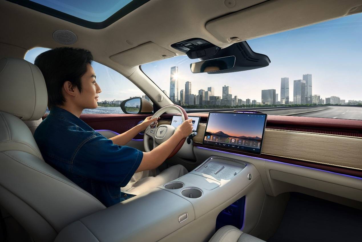 配齊的座駕佩奇的愛!全新嵐圖知音正式上市20.29萬元起