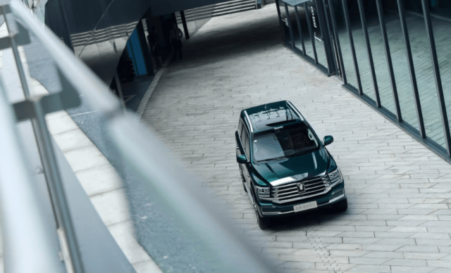 全新坦克500震撼上市:都江堰畔開啟越野新時代,售價33.5萬元起