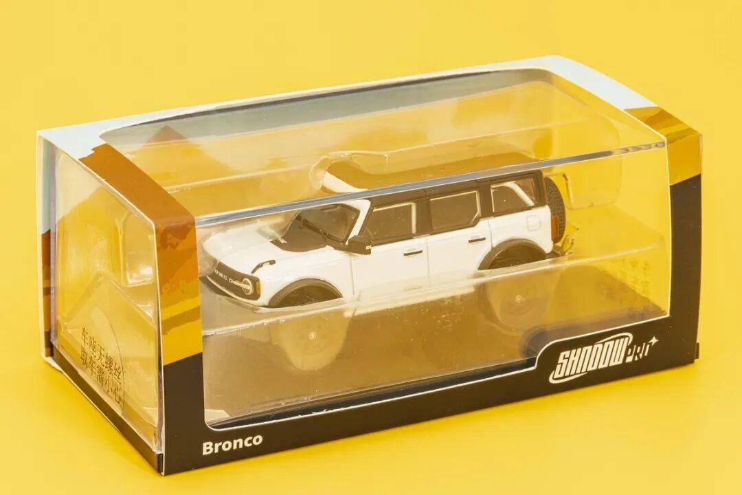 2020款Bronco以硬派越野為核心,與Jeep牧馬人直接競爭,強調非承載式車身和機械越野能力