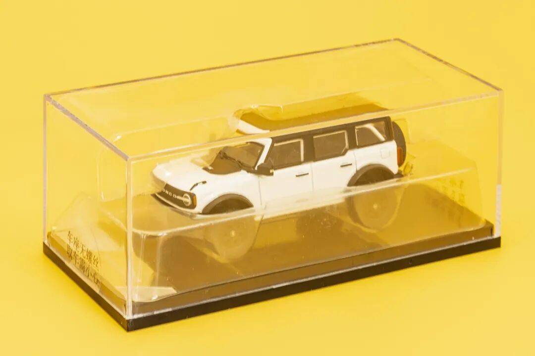 2020款Bronco以硬派越野為核心,與Jeep牧馬人直接競爭,強調非承載式車身和機械越野能力