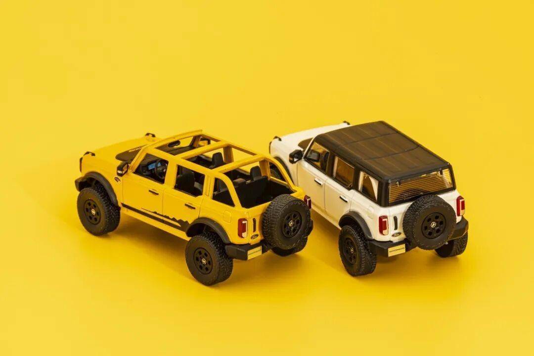 2020款Bronco以硬派越野為核心,與Jeep牧馬人直接競爭,強調非承載式車身和機械越野能力