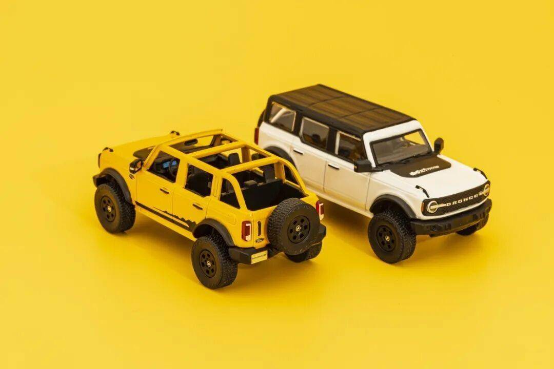 2020款Bronco以硬派越野為核心,與Jeep牧馬人直接競爭,強調非承載式車身和機械越野能力