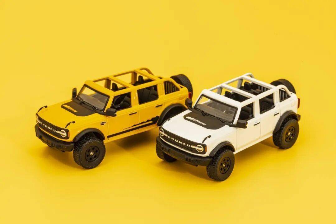 2020款Bronco以硬派越野為核心,與Jeep牧馬人直接競爭,強調非承載式車身和機械越野能力