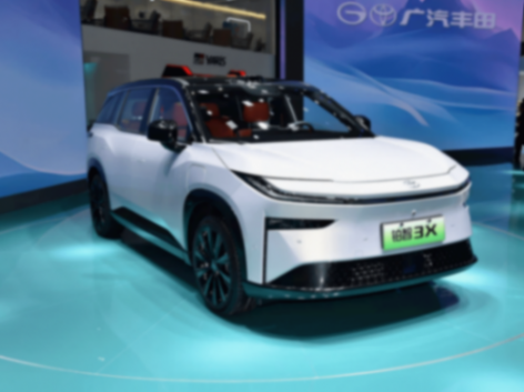 超豪車退場,華為五界殺瘋,智駕真平權,2025成都車展八大觀察