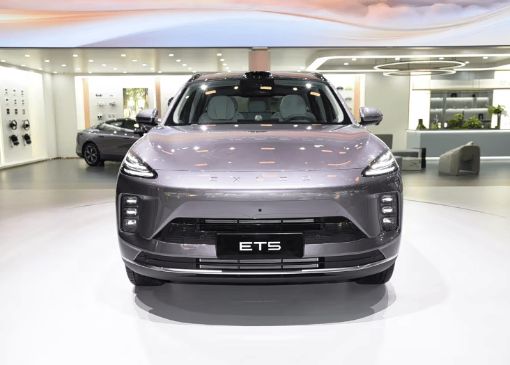 超豪車退場,華為五界殺瘋,智駕真平權,2025成都車展八大觀察