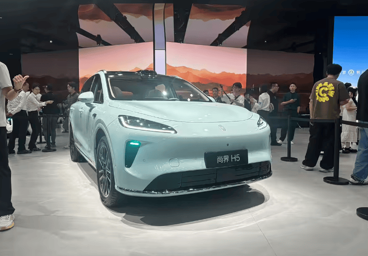 超豪車退場,華為五界殺瘋,智駕真平權,2025成都車展八大觀察
