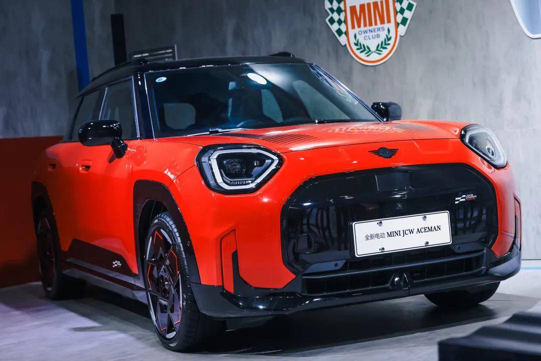 試駕MINI ACEMAN:“過(guò)去時(shí)”與“現(xiàn)在時(shí)”的經(jīng)典融合