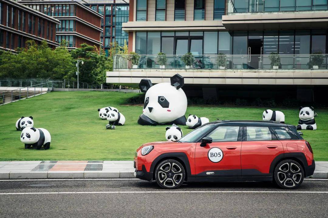 試駕MINI ACEMAN:“過(guò)去時(shí)”與“現(xiàn)在時(shí)”的經(jīng)典融合