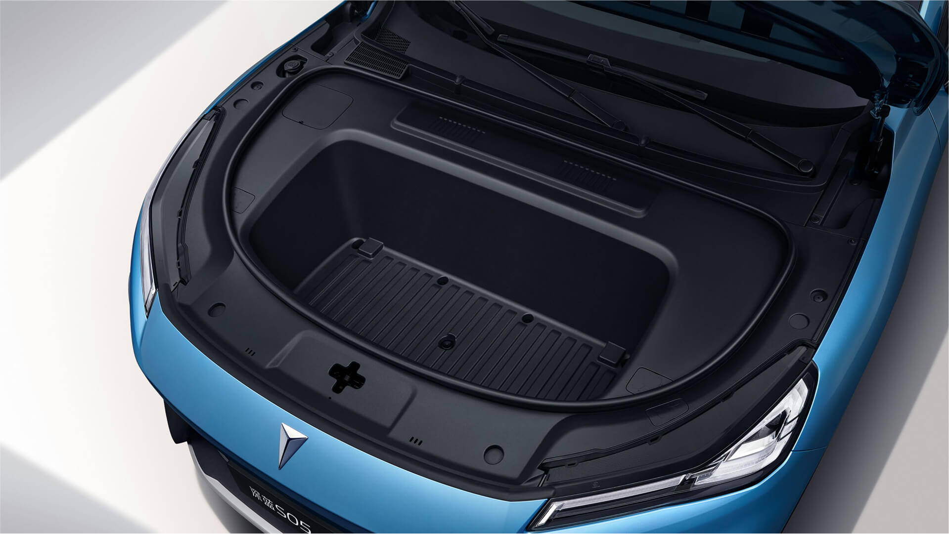 2025慕尼黑車展:售價(jià)3.899-4.499萬歐元 長安深藍(lán)S05歐洲上市