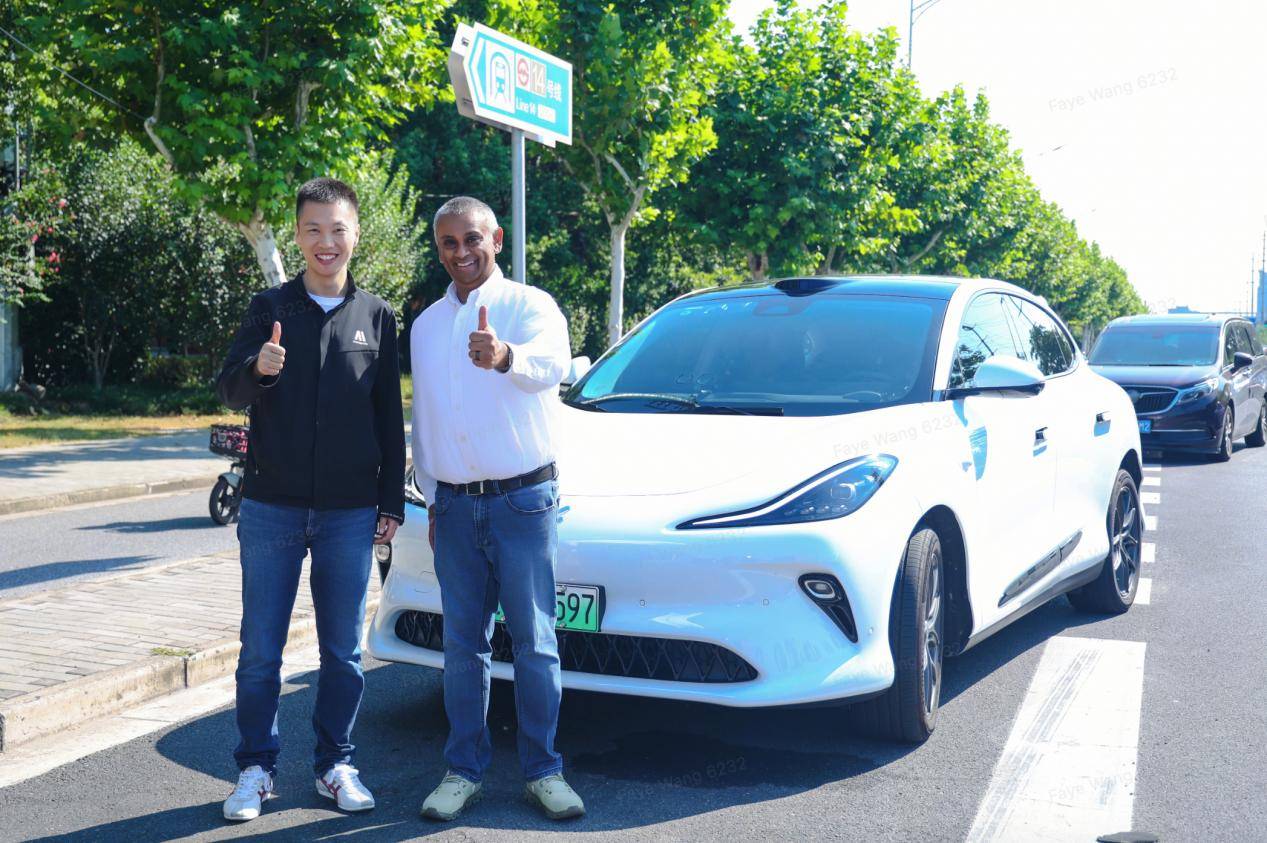 Momenta亮相2025慕尼黑車展 飛輪大模型落地歐洲