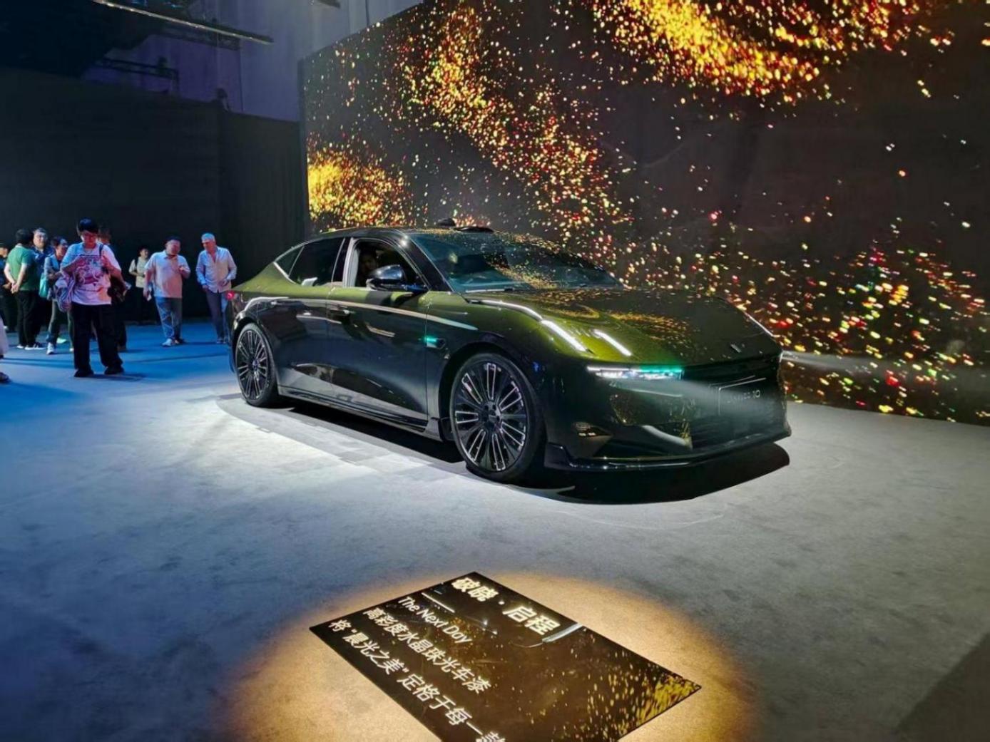 限時16.38萬元起,領(lǐng)克10 EM-P要攪中大型轎車市場的局!