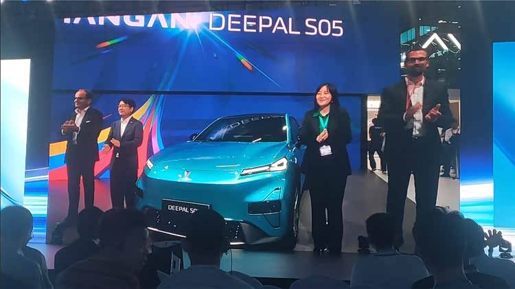 中德連線秋季上新,深藍汽車跑出中國速度